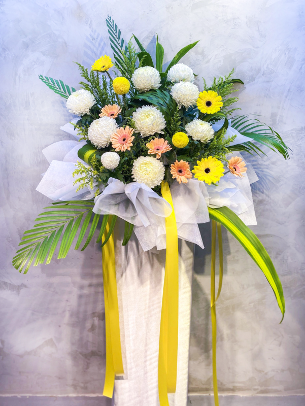 Send sympathy and condolence flower arrangements, wreath stands with . Condolence Flower Stand Cfsc125 Chillberry Flowers