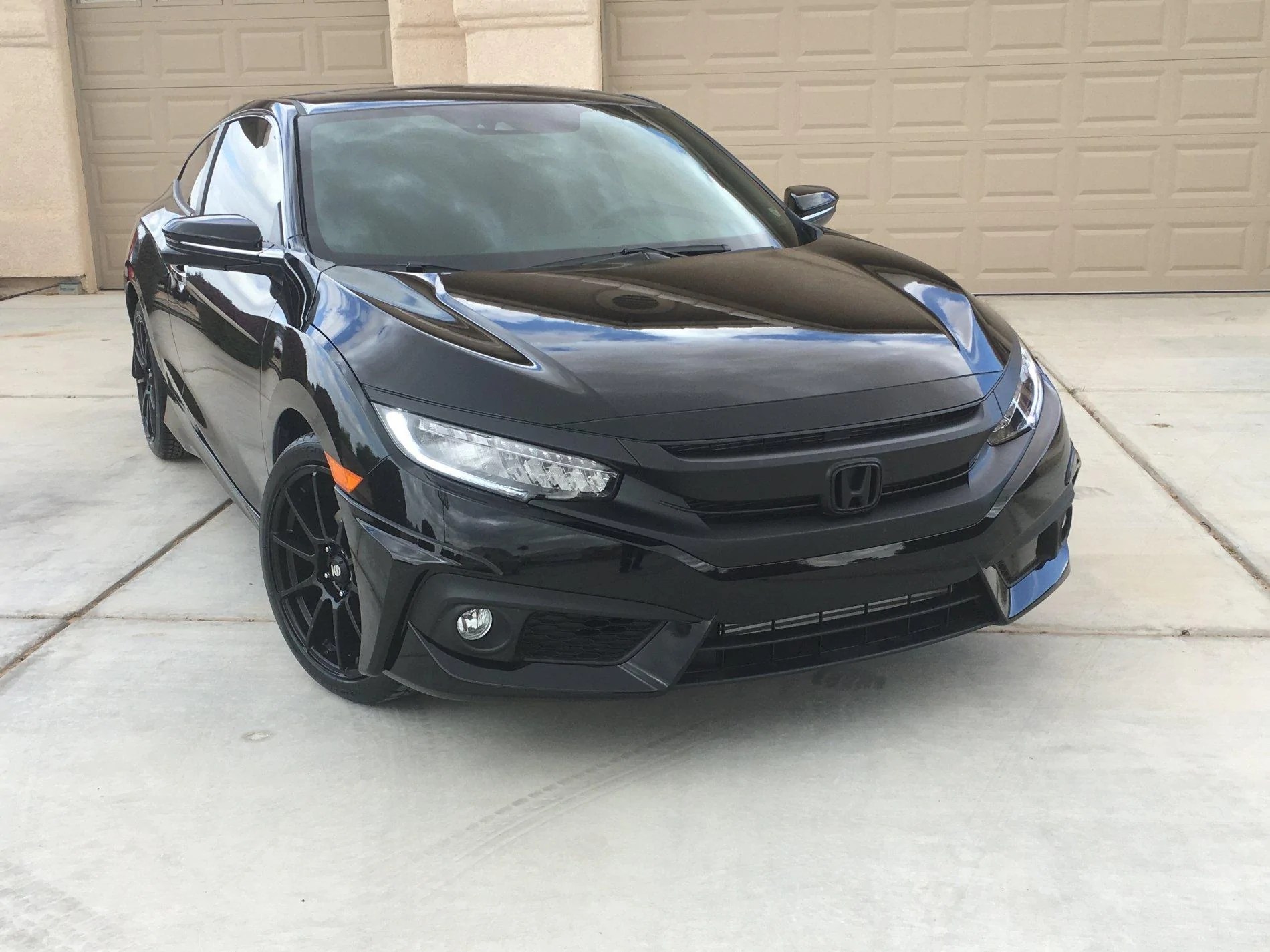 Black pack unveiled for australian 2016 civic