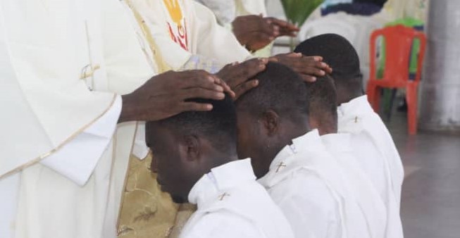 Sieben Missionare zum Dienst am Volk Gottes geweiht