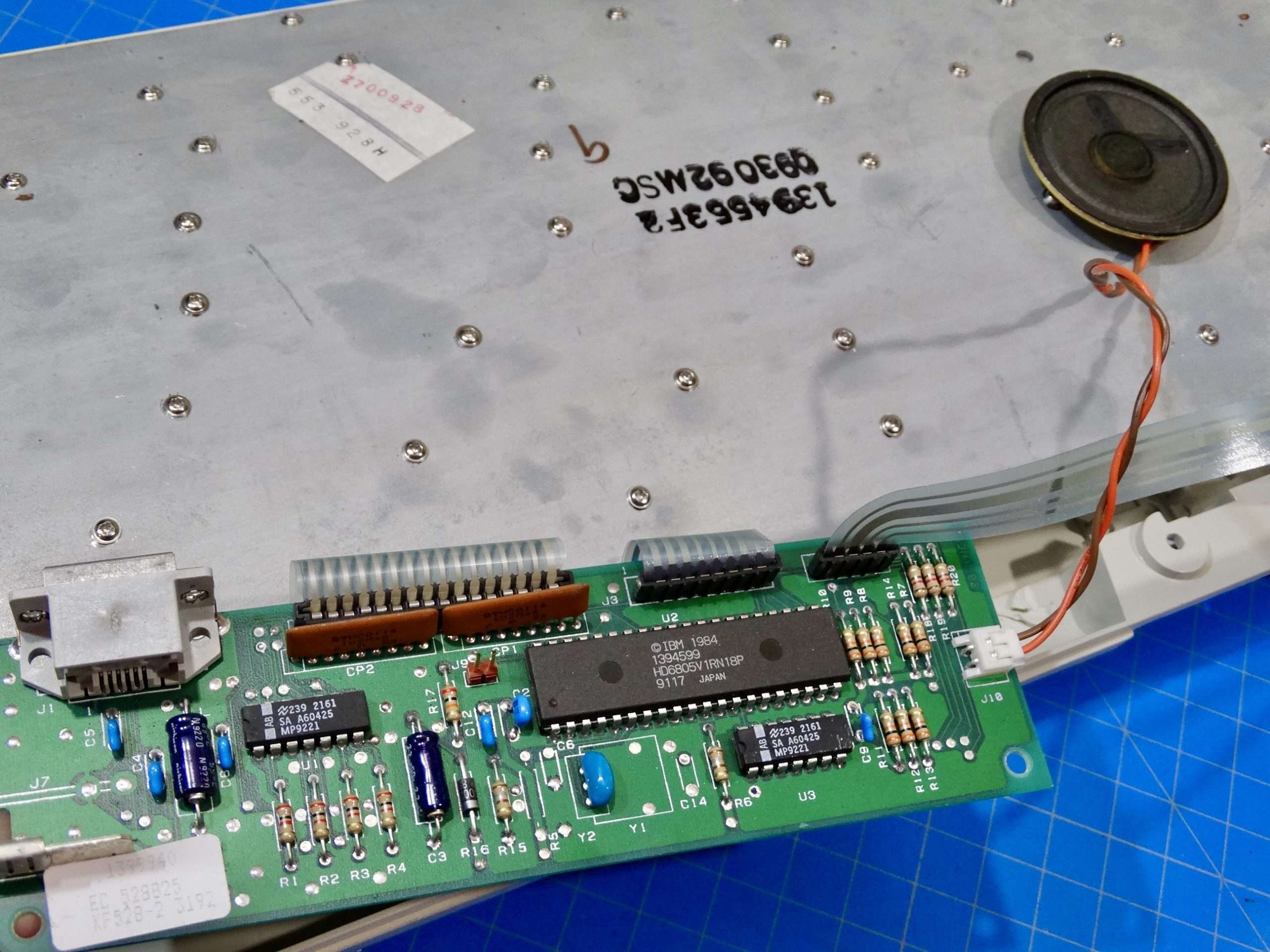 1992 IBM model M (51G8572) Made by IBM 09-16-92 with speaker