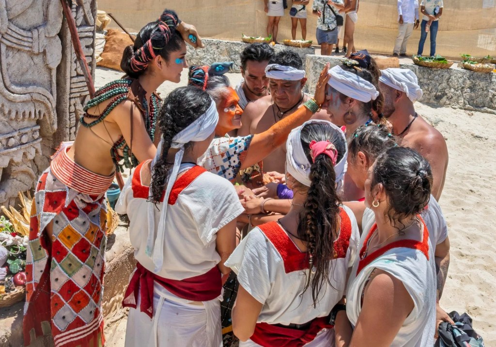 Cozumel revive ancestral ritual maya con el Oráculo de la Diosa Ixchel en la Travesía Sagrada 2025 4 Cozumel revive ancestral ritual maya con el Oráculo de la Diosa Ixchel en la Travesía Sagrada 2025
