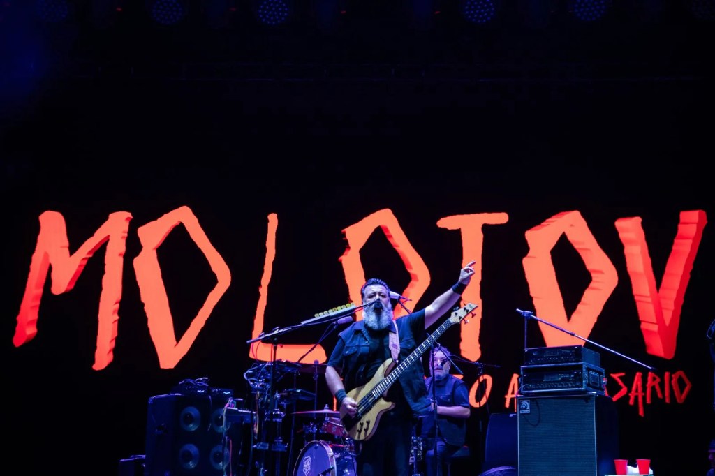 Molotov arrasa en Playa del Carmen con concierto masivo 6 Molotov arrasa en Playa del Carmen con concierto masivo