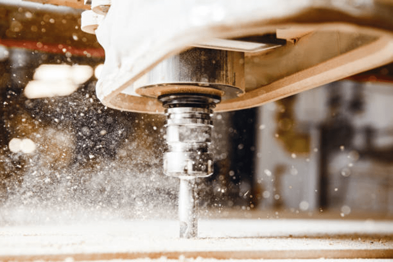 What is the difference between the cnc machining center and the cnc