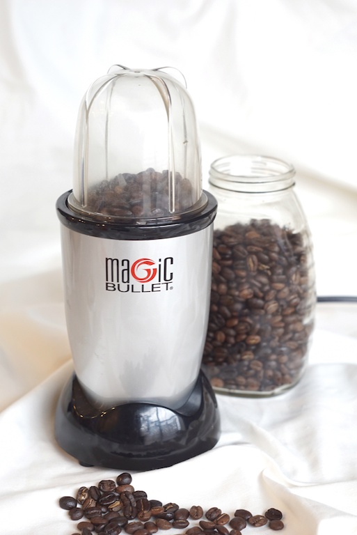 Sadly, most blenders and food processors do a poor job of grinding coffee beans. No Coffee Grinder? 8 Easy Ways to Grind Coffee Beans