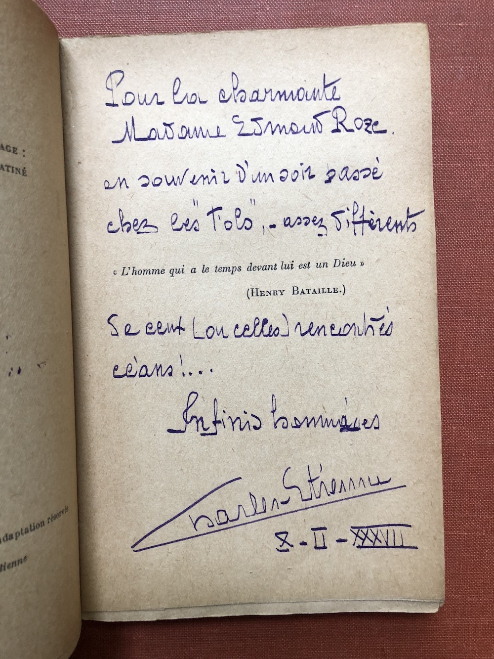 C'est l'histoire d'un écrivain argentin qui aime à écrire . Le Bal Des Folles Roman Inscribed By Author Charles Etienne Pseud