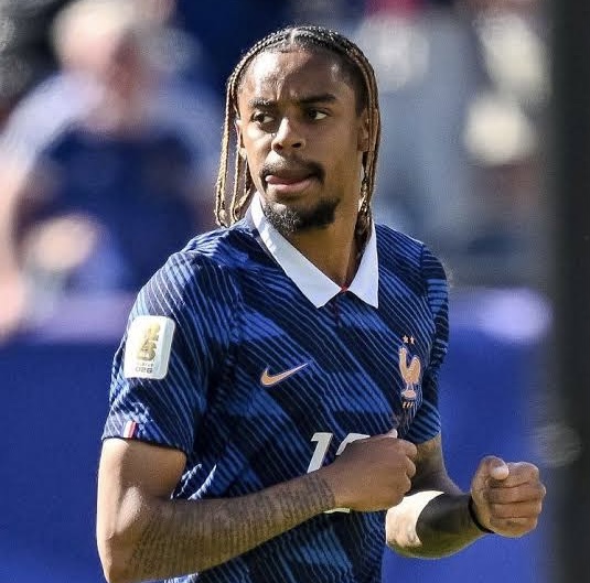 Don’t Sign Barcola –Carragher Warns Liverpool