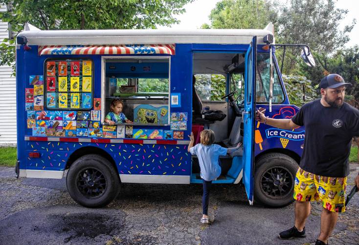 Family-run ice cream truck Sisters Scoops serves smiles and sweets