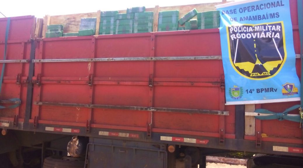 Polícia Militar Rodoviária apreende cerca de 1,1 toneladas de maconha em rodovia em Amambaí
