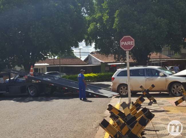 Policiais flagram 5,8 kg de cocaína em carro que acertou sede da PF durante fuga