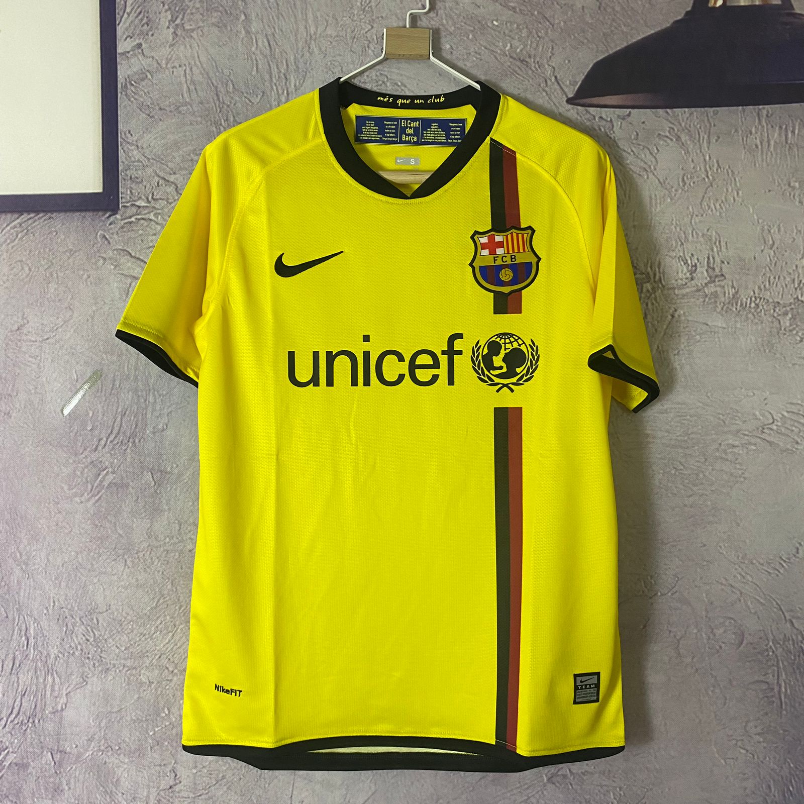 barcelona yellow jersey