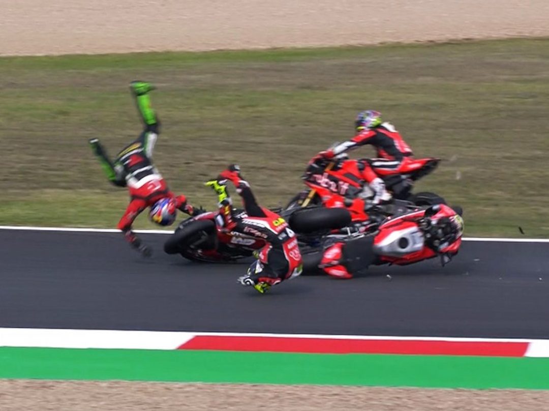 Annullate le gare della superbike e supersport 600 del sabato. Video Ecco L Incidente Toprak Bautista Che Ha Deciso Il Mondiale Corsedimoto