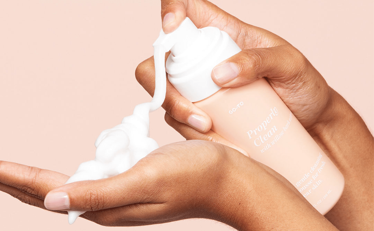 Foaming Cleanser: The Key to a Deep, Refreshing Clean