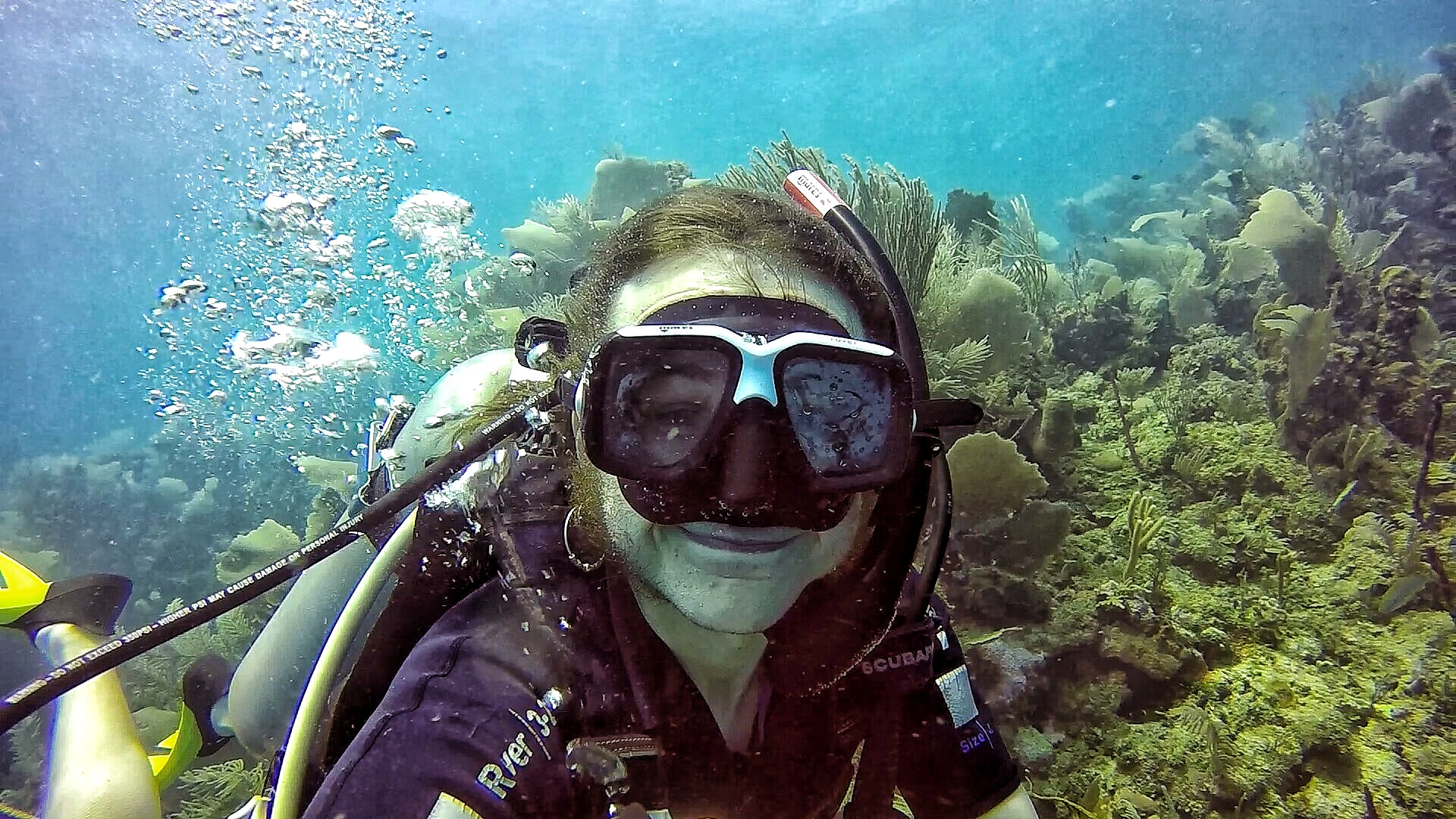 Learning to Scuba Dive in Utila, Honduras and how to choose a Dive Centre
