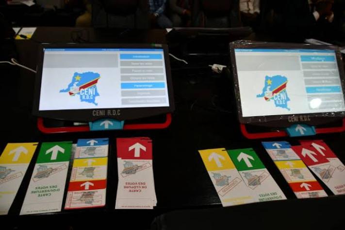 Élections : la CENI teste ses « machines à voter »