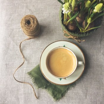 Coffee-and-spring-flowers