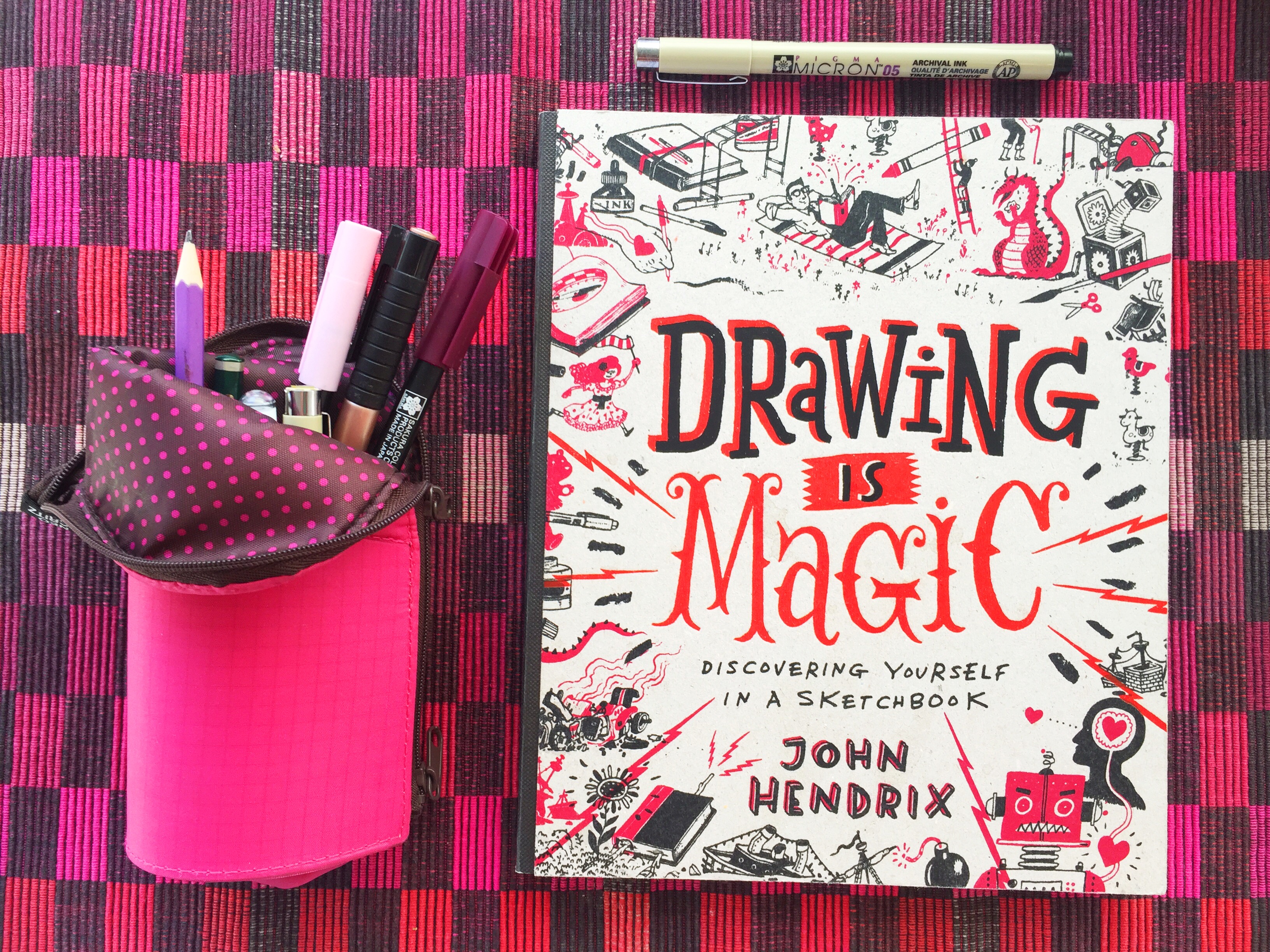 Hand In Sleeve Shirt Holding Grafik Tablett Stift Kreative Anlagen Isoliert Designer Zeichnen Malen Skizzieren Stockfotografie Alamy