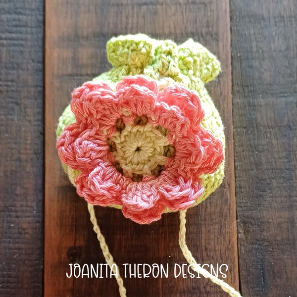 SMALL CROCHET FLOWER GIFT BAG - Joanita Theron Designs