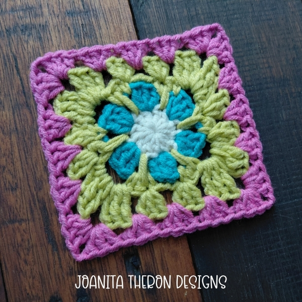GRANNY POSY MINI CROCHET SQUARE - Joanita Theron Designs