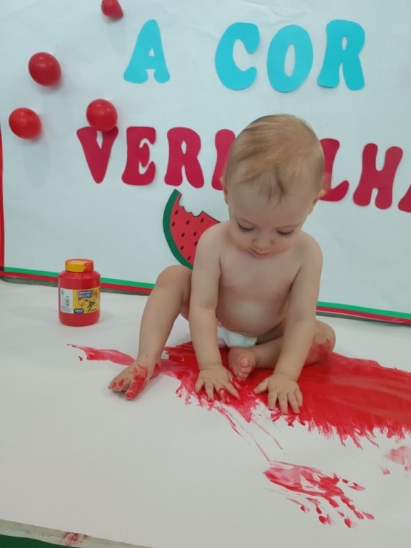 Foto 44 de Berçário fazendo Artes com Tinta