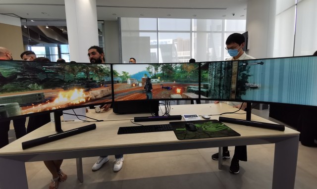 HUAWEI MateView GT setup with 3 monitors for gaming