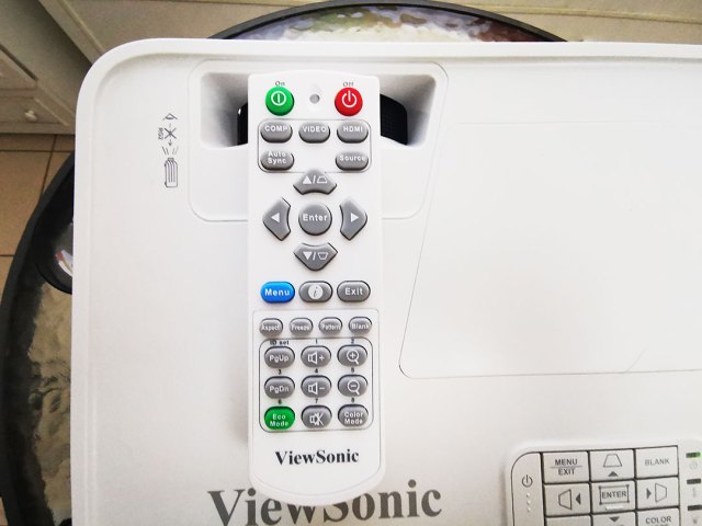 Viewsonic-LS550WHE-projector-Remote-Control