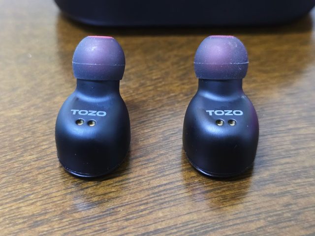 TOZO_T10_Earbuds-with-Translucent_eartips
