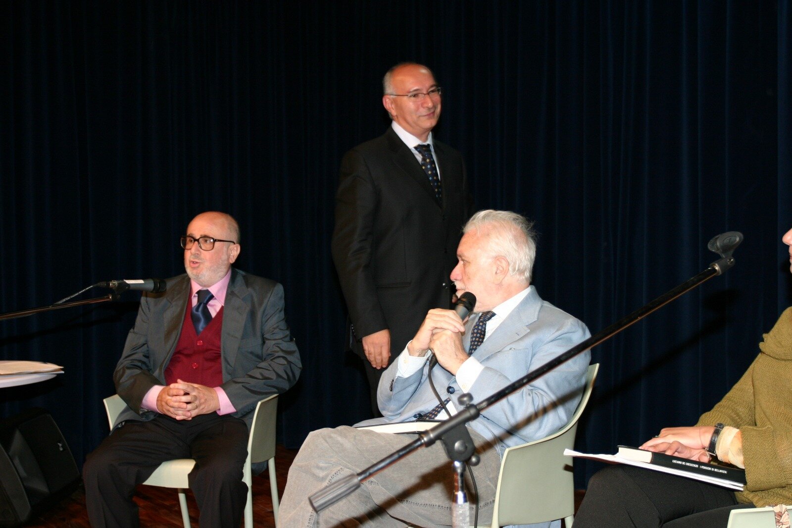 Castellammare,'Permettete un pensiero poetico, quel che resta del cuore': Gerardo Scala presenta il suo libro al teatro Korol