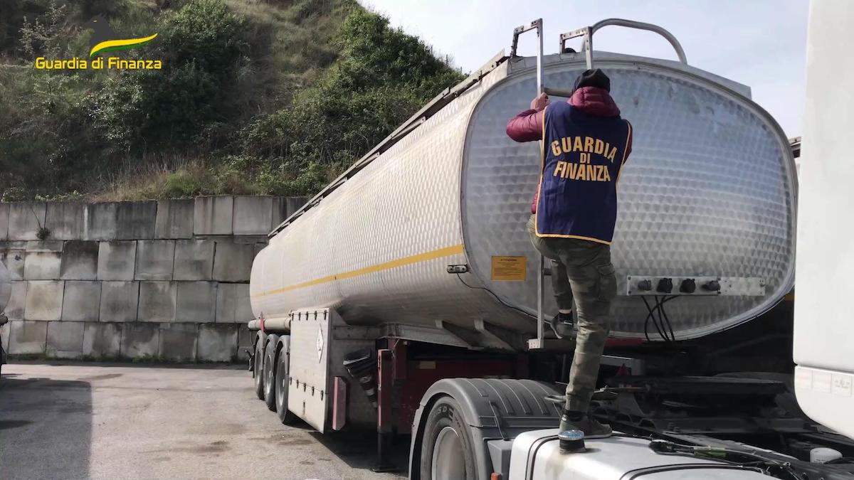 napoli frode carburanti