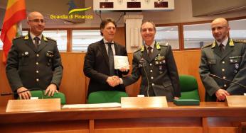 Portici, salvarono un bambino gravemente ferito: il sindaco premia 3 finanzieri