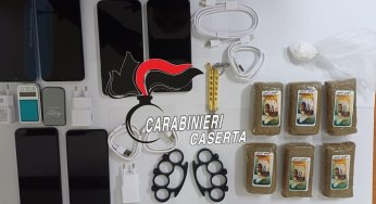 Vitulazio, fuggono al posto di blocco e lanciano droga dal finestrino: recuperati 6 panetti di hashish