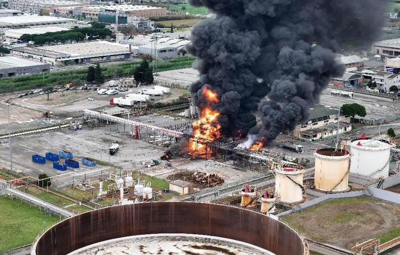 E' napoletano uno dei due morti nell'incendio nello stabilimento Eni a Calenzano