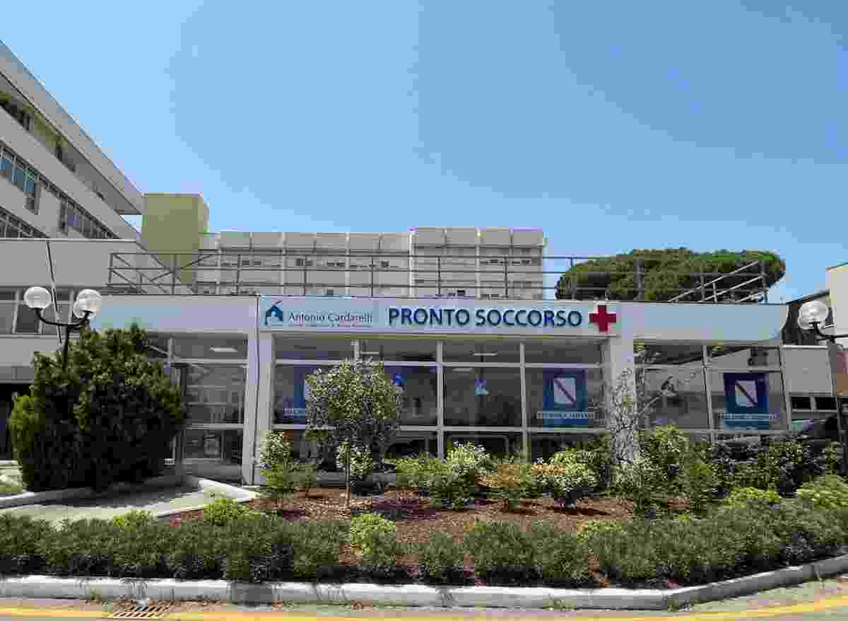 Ennesimo dramma a Somma Vesuviana: padre e figlio accoltellati in casa, al via la caccia all’aggressore.