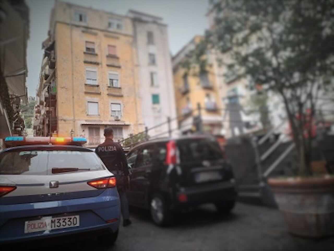 Blitz a Napoli, arrestati due spacciatori nel quartiere Vicaria Blitz a Napoli, arrestati due spacciatori nel quartiere Vicaria