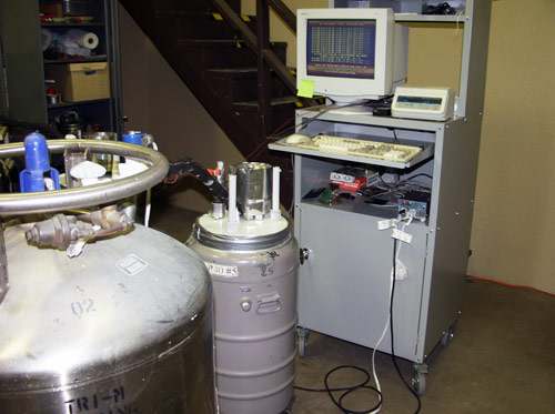 modified LR-40 dewar connected to a liquid nitrogen tank