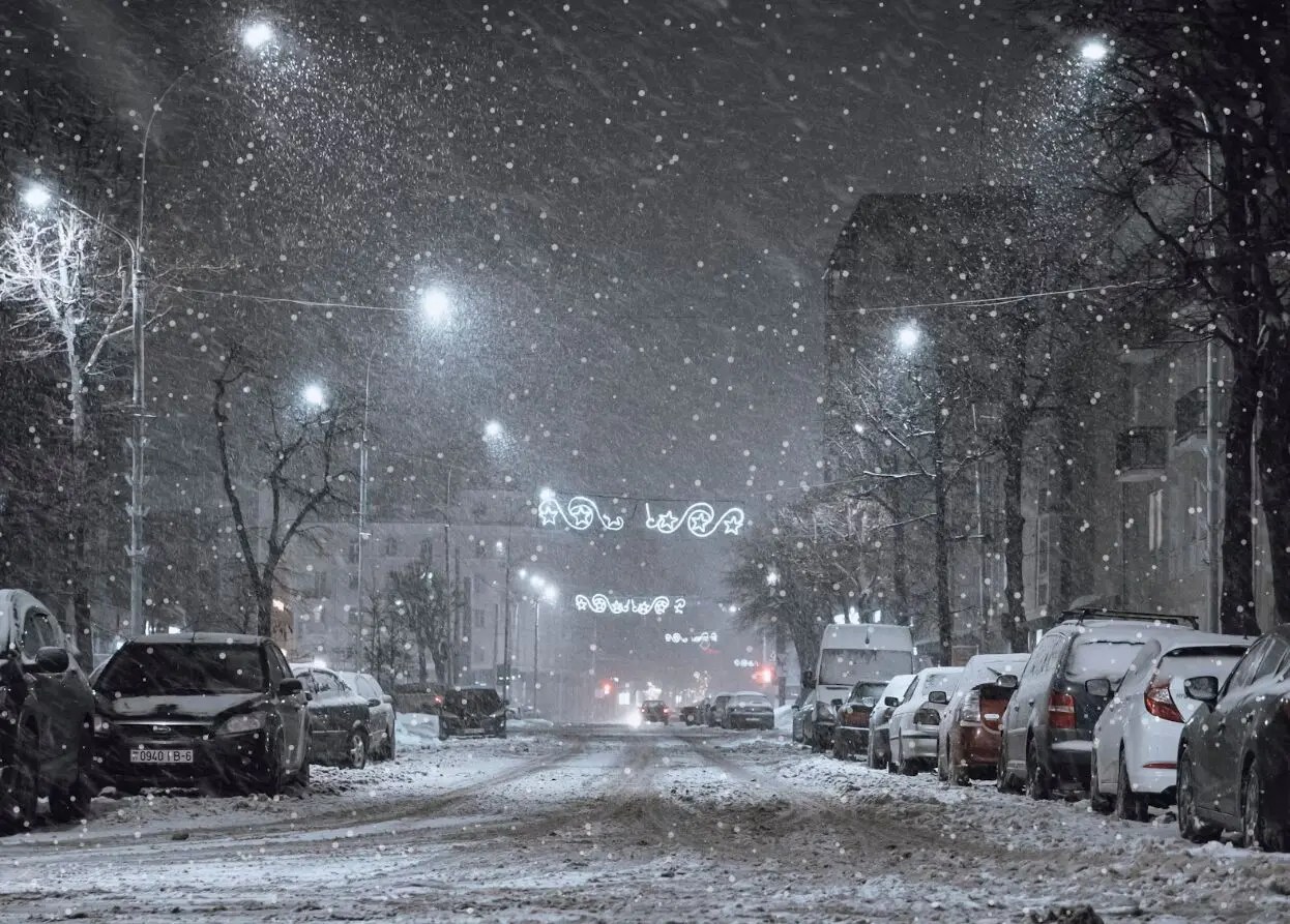 Responsive Snowfall Animation with JavaScript and CSS3