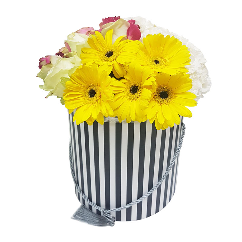 Yellow-Gerberas-Whit-Roses-Hat-box.jpg
