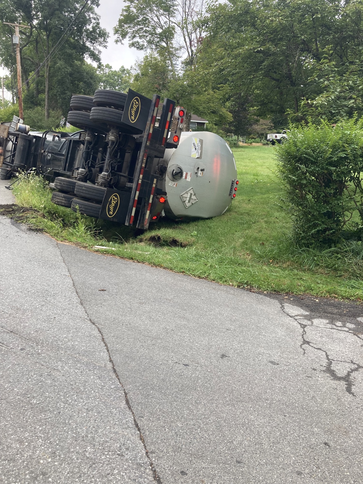 Driver suffers minor injury after tractor-trailer overturns in Rifton ...