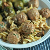 Looking for simple comfort food during your busy weekday? Slow-Cooker Stroganoff Meatballs are perfect--plus all items are from Aldi! via @DashOfEvans
