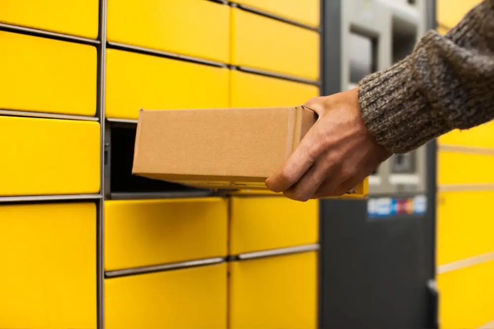 Solución de red para taquillas de paquetes de autoservicio