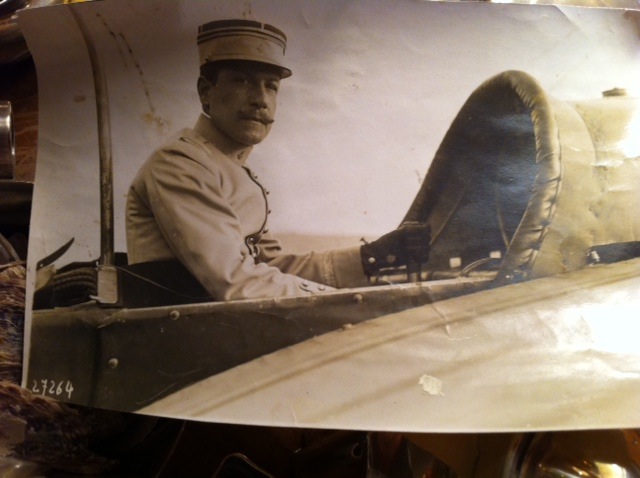 Illustration éditoriale pour Le Cavalier du ciel : pourquoi Henry de Lussigny quitte la selle pour l’aviation