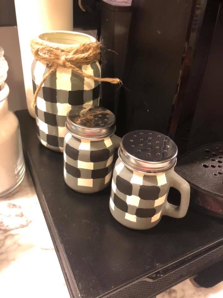 Check spelling or type a new query. Dollar Tree Salt and Pepper Shaker Craft Ideas - Debbiedoos