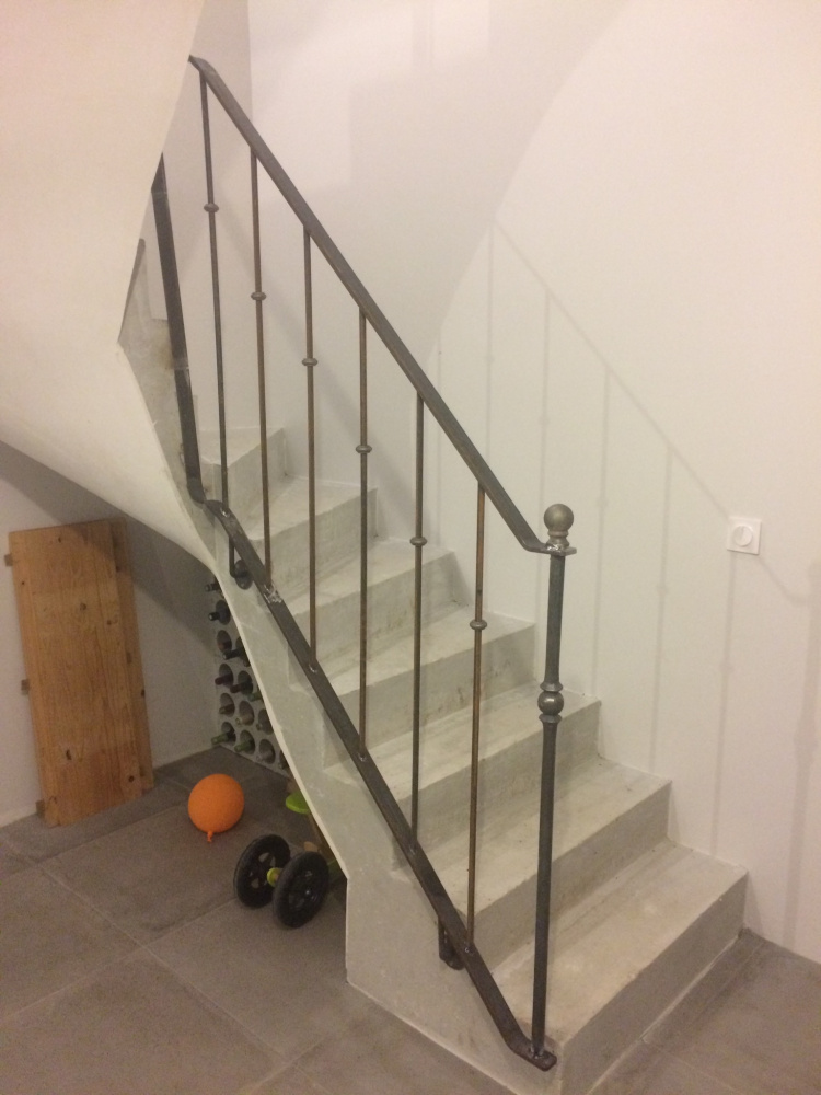 Le bicarbonate de soude est épatant pour tout nettoyer dans la maison. Inspirez-vous de la rampe ou du garde-corps en fer forgÃ© d