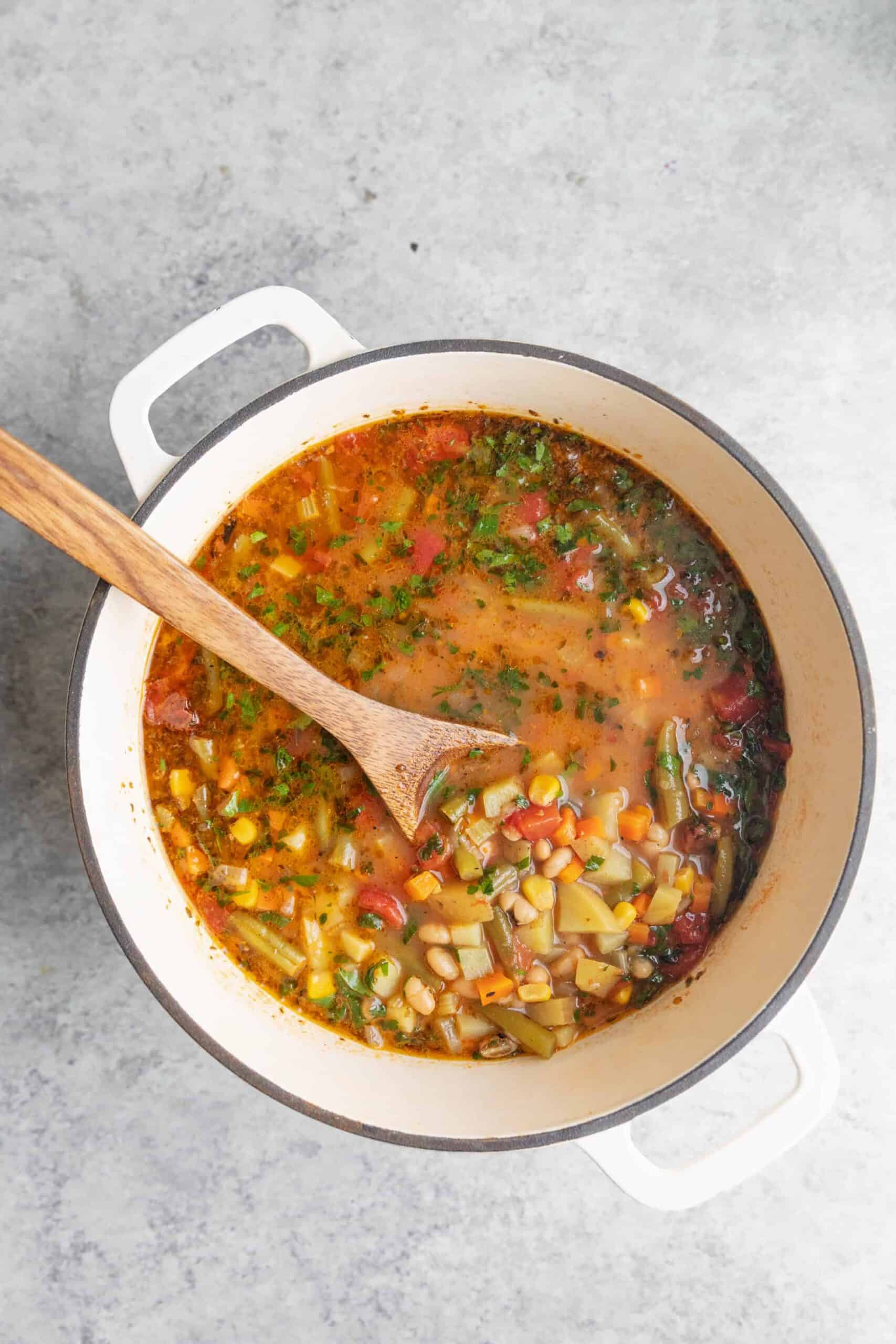 Slow cooker vegetable soup
