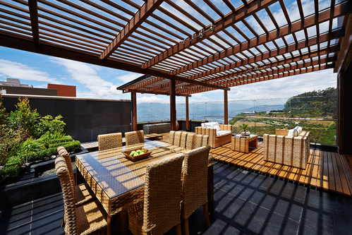 Es similar a un patio porque es un . Pergolas De Madera De Diseno Moderno Pergolas Rusticas Y Clasicas