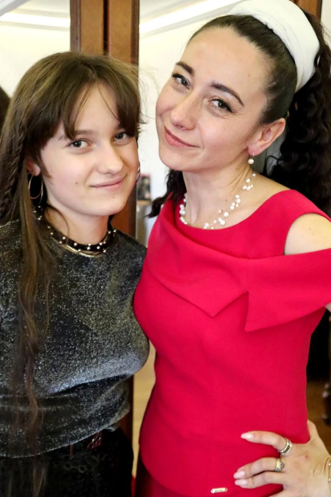Eleganckie ubrania dla 30 latki i 40 latki szyte na miarę w De Marco. Polskie ubrania dobrej jakości