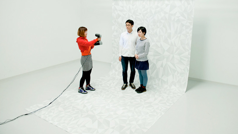 world’s first 3D photo booth prints personal miniature figures