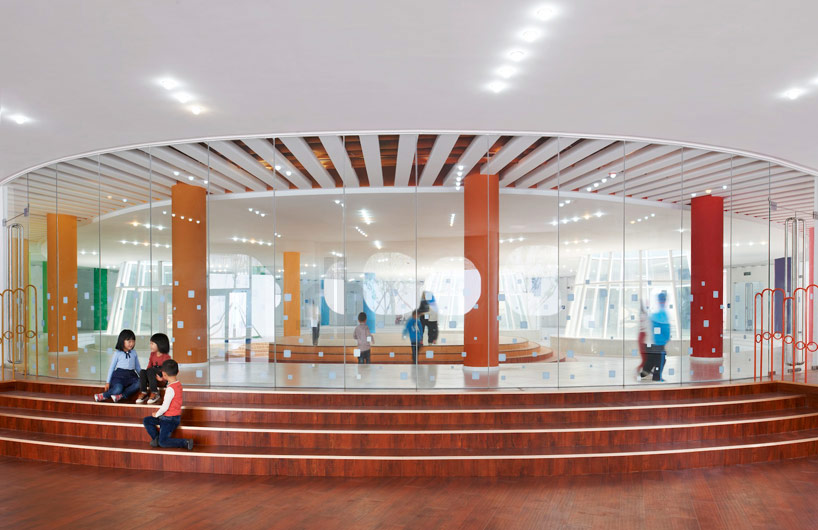 When the summer heat strikes, breaking out a fan is one of the few things you can do to keep cool. SAKO architects: LOOP kindergarten in tianjin