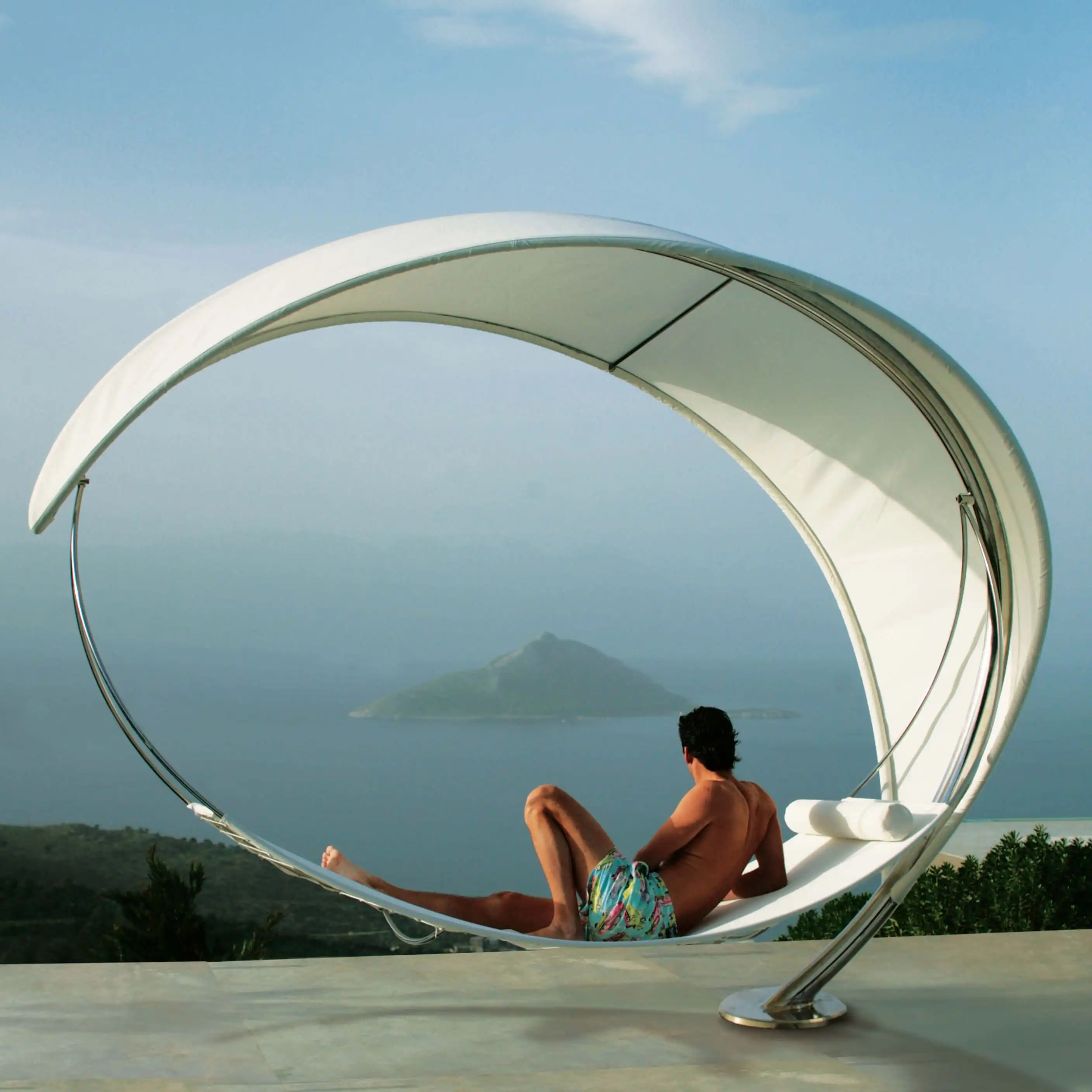 The Wave Hammock, a Unique Leisure Creation