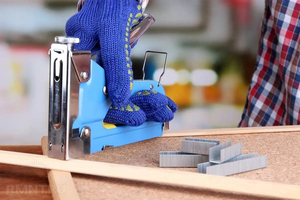 THE BENEFITS OF OWNING A STAPLE GUN