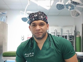 Cirujano Hammer Roa afirma que el apoyo familiar juega un rol fundamental en la salud mental de las pacientes que deciden someterse a un procedimiento 2